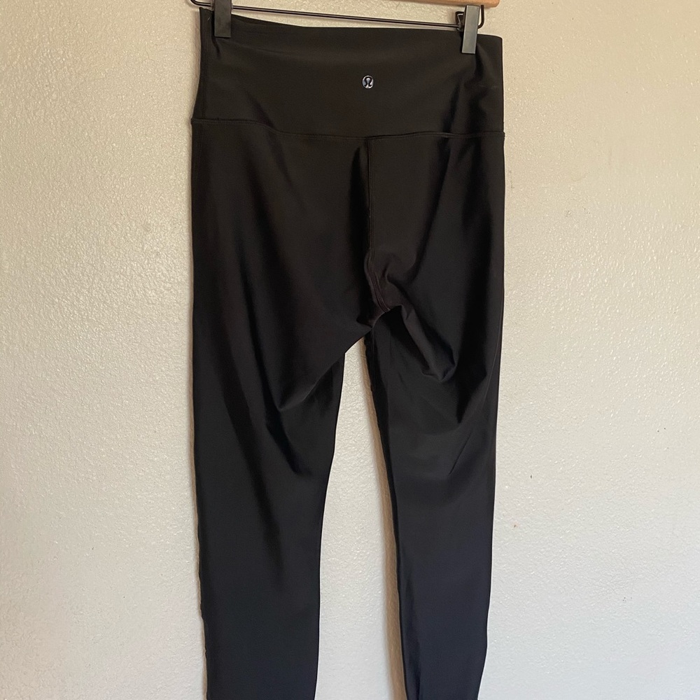 Women’s black lululemon leggings
